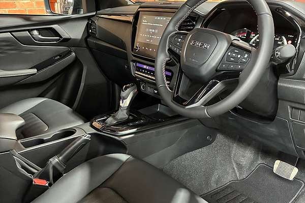 2025 Isuzu D-MAX BLADE 4X4