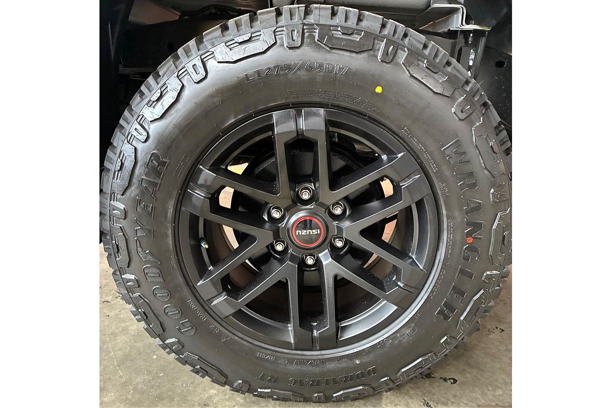 2025 Isuzu D-MAX BLADE 4X4