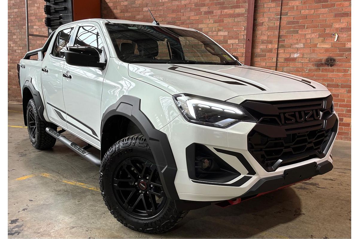 2025 Isuzu D-MAX BLADE 4X4