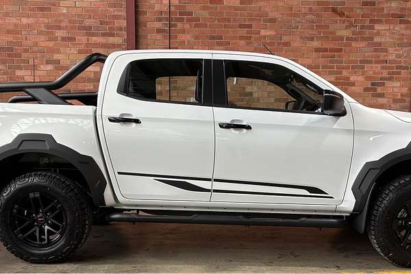 2025 Isuzu D-MAX BLADE 4X4