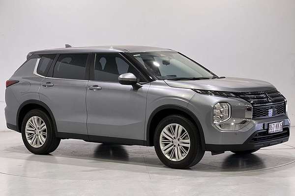2023 Mitsubishi Outlander ES ZM