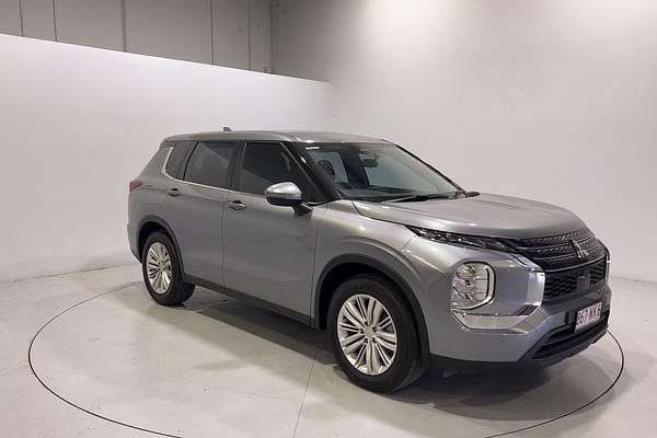 2023 Mitsubishi Outlander ES ZM