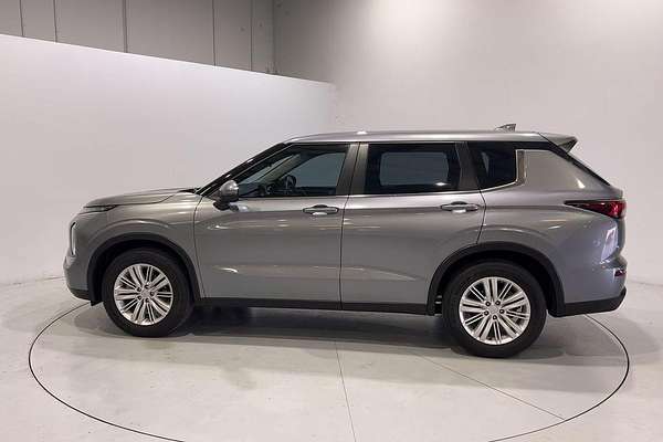 2023 Mitsubishi Outlander ES ZM