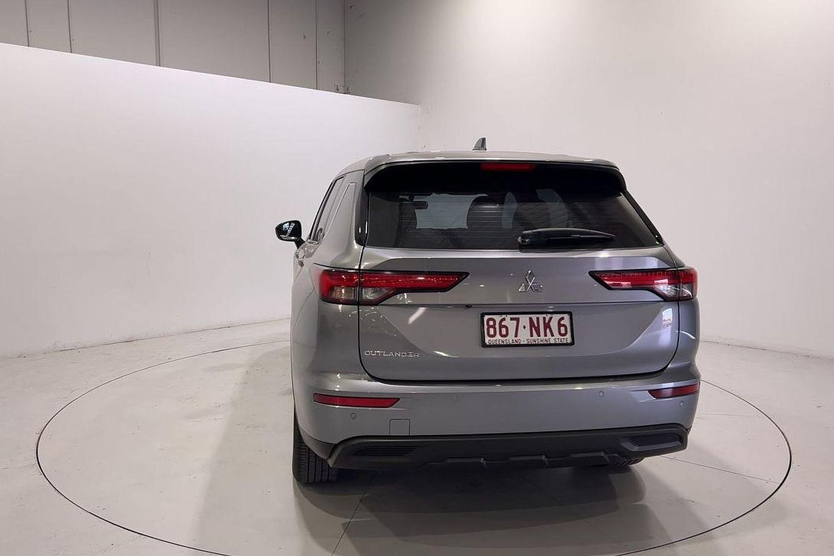 2023 Mitsubishi Outlander ES ZM