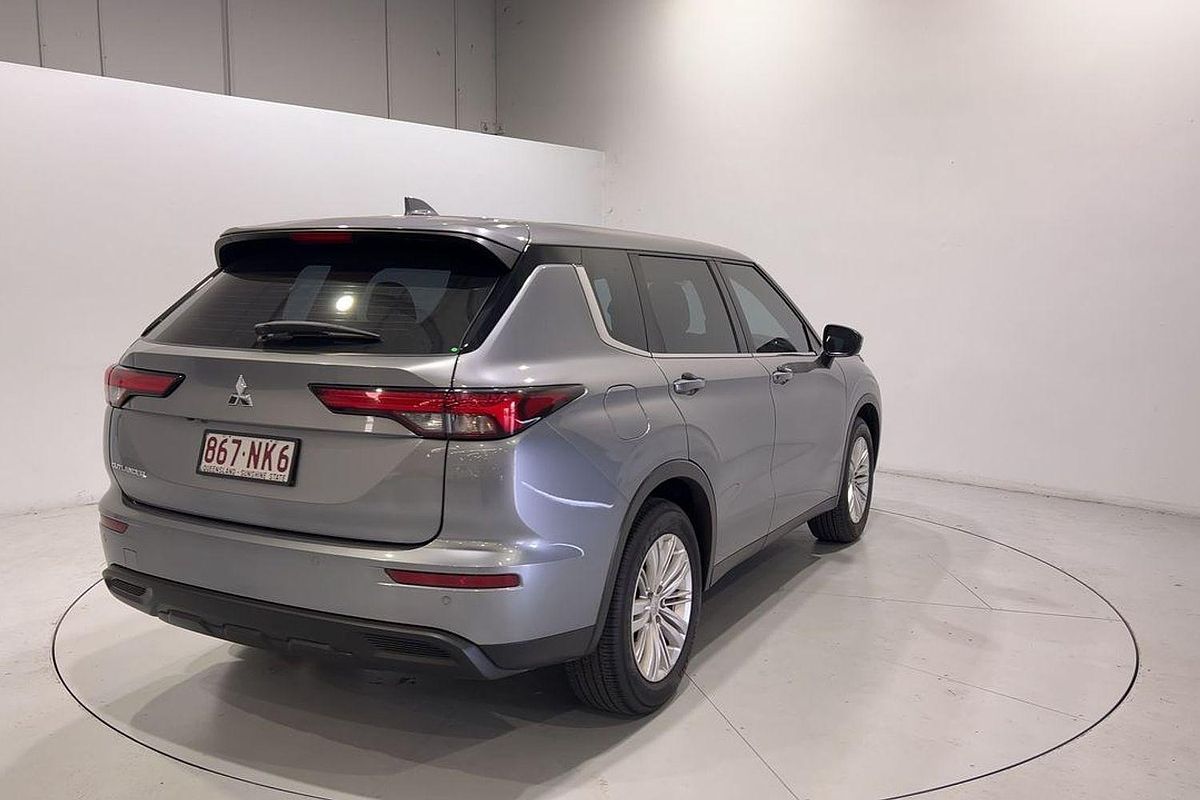 2023 Mitsubishi Outlander ES ZM
