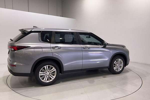 2023 Mitsubishi Outlander ES ZM
