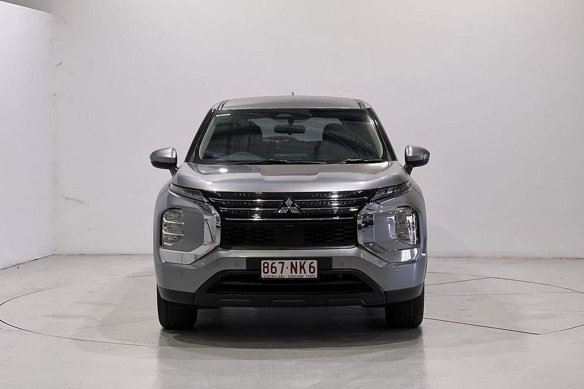 2023 Mitsubishi Outlander ES ZM
