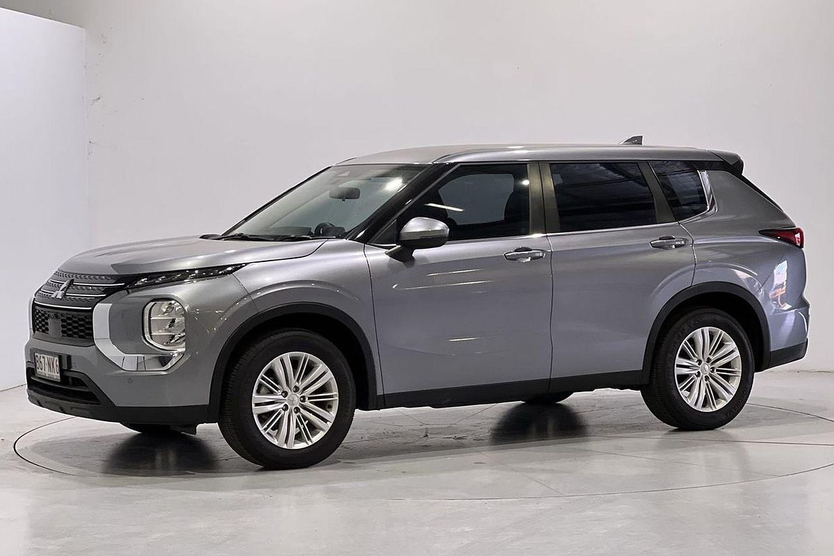 2023 Mitsubishi Outlander ES ZM