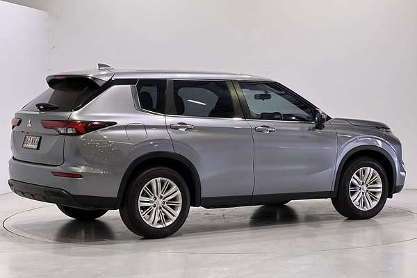 2023 Mitsubishi Outlander ES ZM