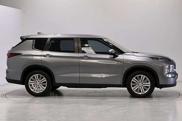 2023 Mitsubishi Outlander ES ZM