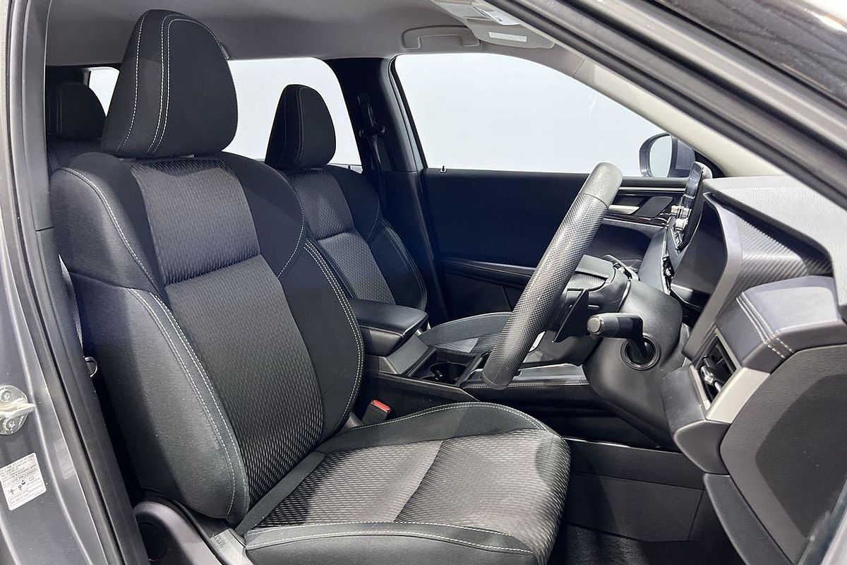 2023 Mitsubishi Outlander ES ZM