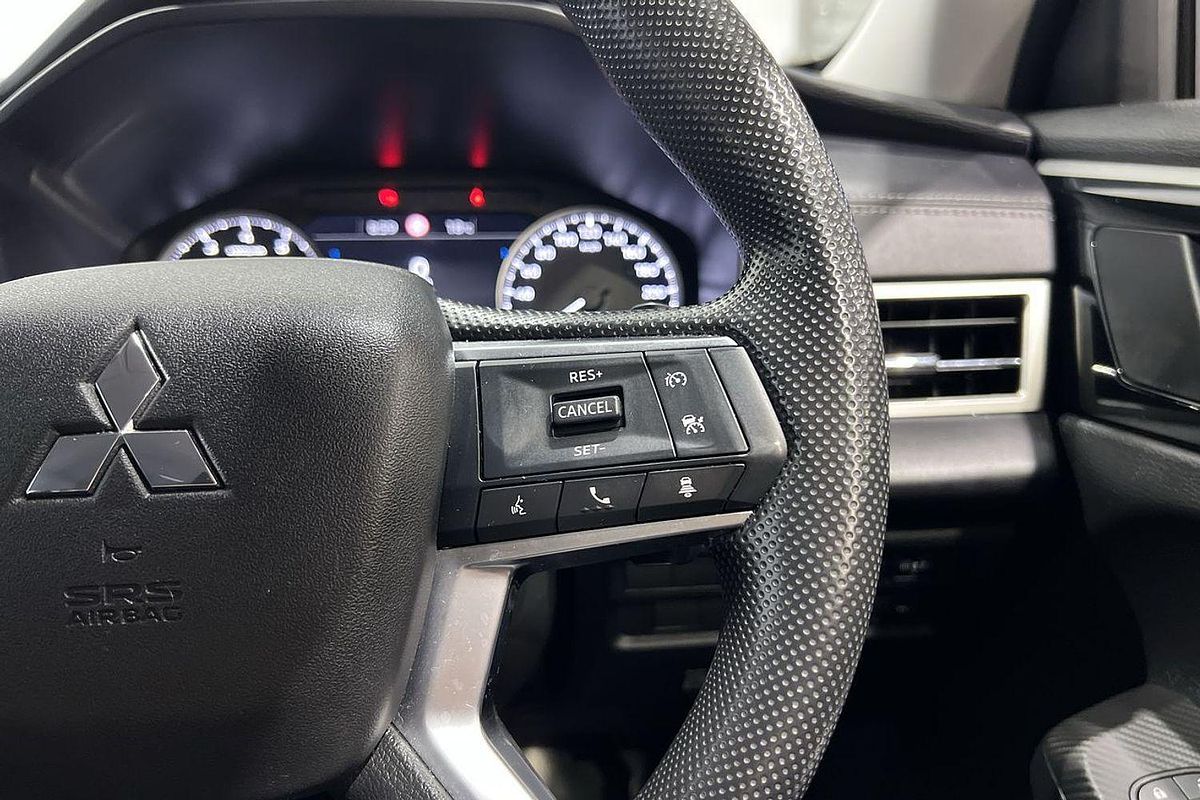 2023 Mitsubishi Outlander ES ZM