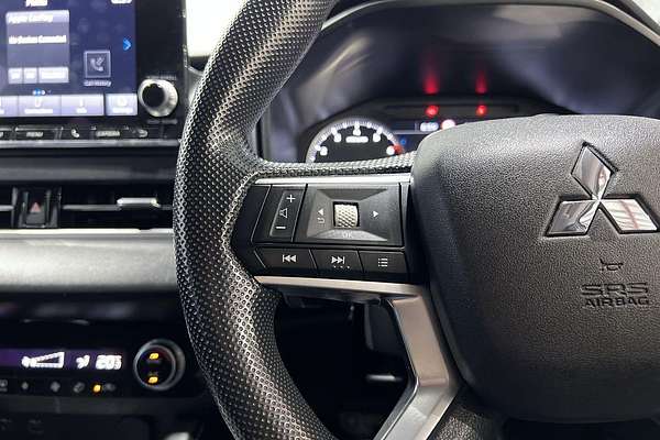 2023 Mitsubishi Outlander ES ZM