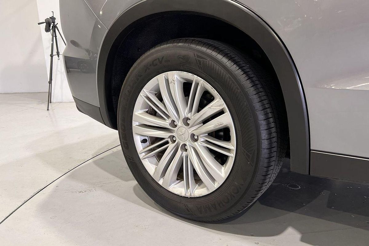 2023 Mitsubishi Outlander ES ZM