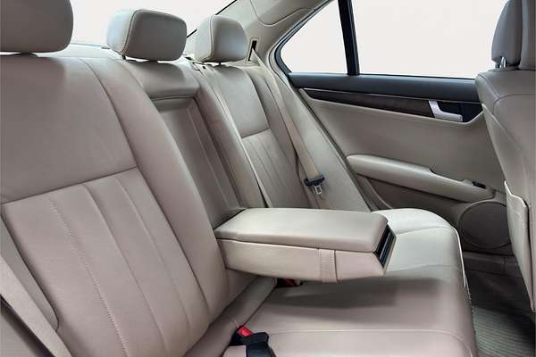 2011 Mercedes-Benz C-Class C250 CDI BlueEFFICIENCY Elegance W204