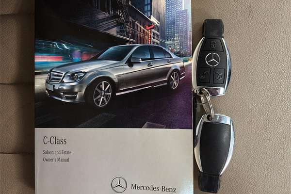 2011 Mercedes-Benz C-Class C250 CDI BlueEFFICIENCY Elegance W204