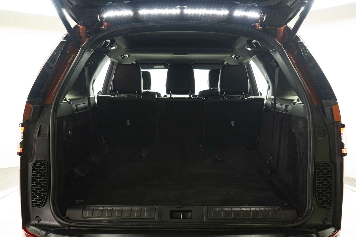 2018 Land Rover Discovery SD4 SE Series 5