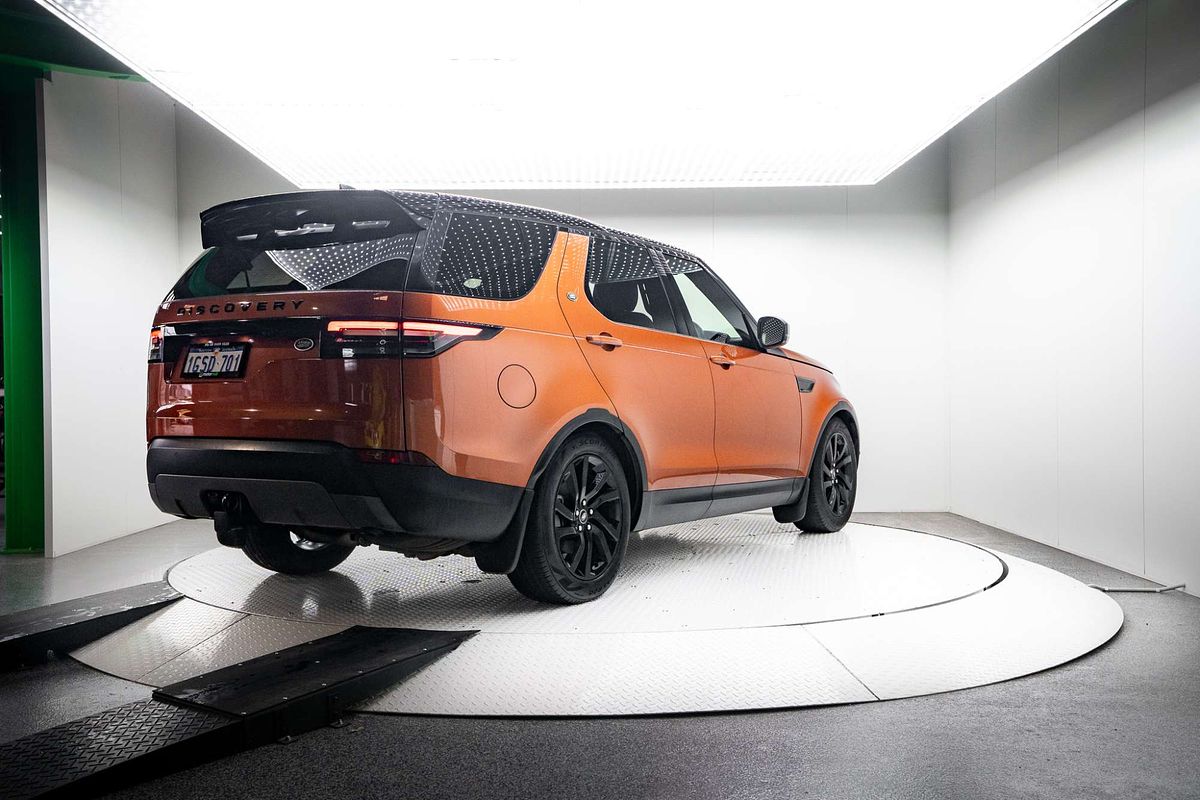2018 Land Rover Discovery SD4 SE Series 5