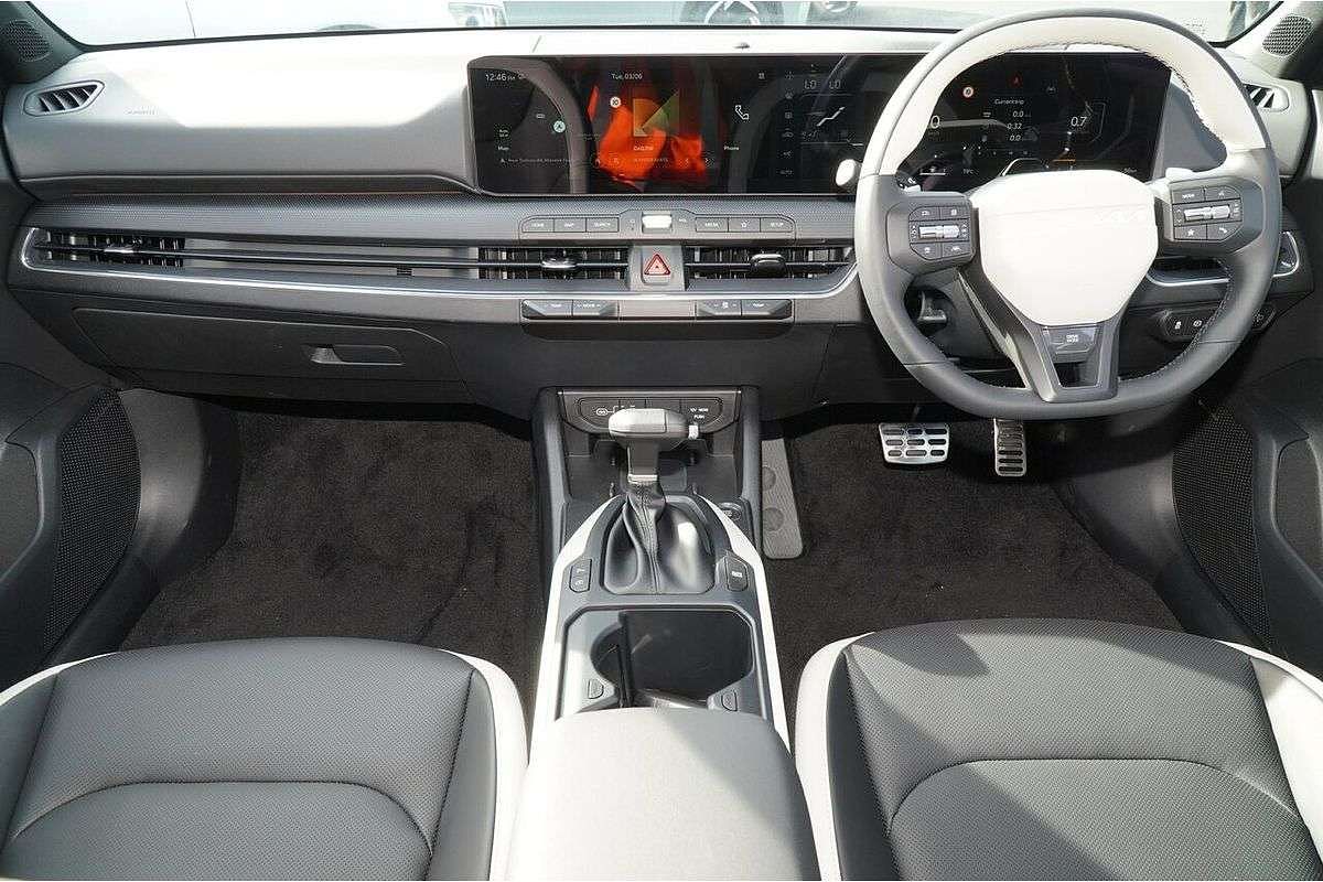 2025 Kia K4 GT-Line CL4m