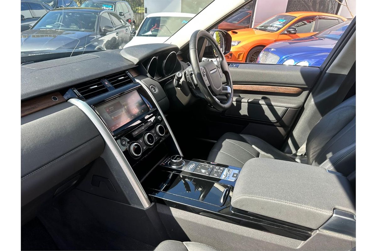 2017 Land Rover Discovery TD6 First Edition Series 5