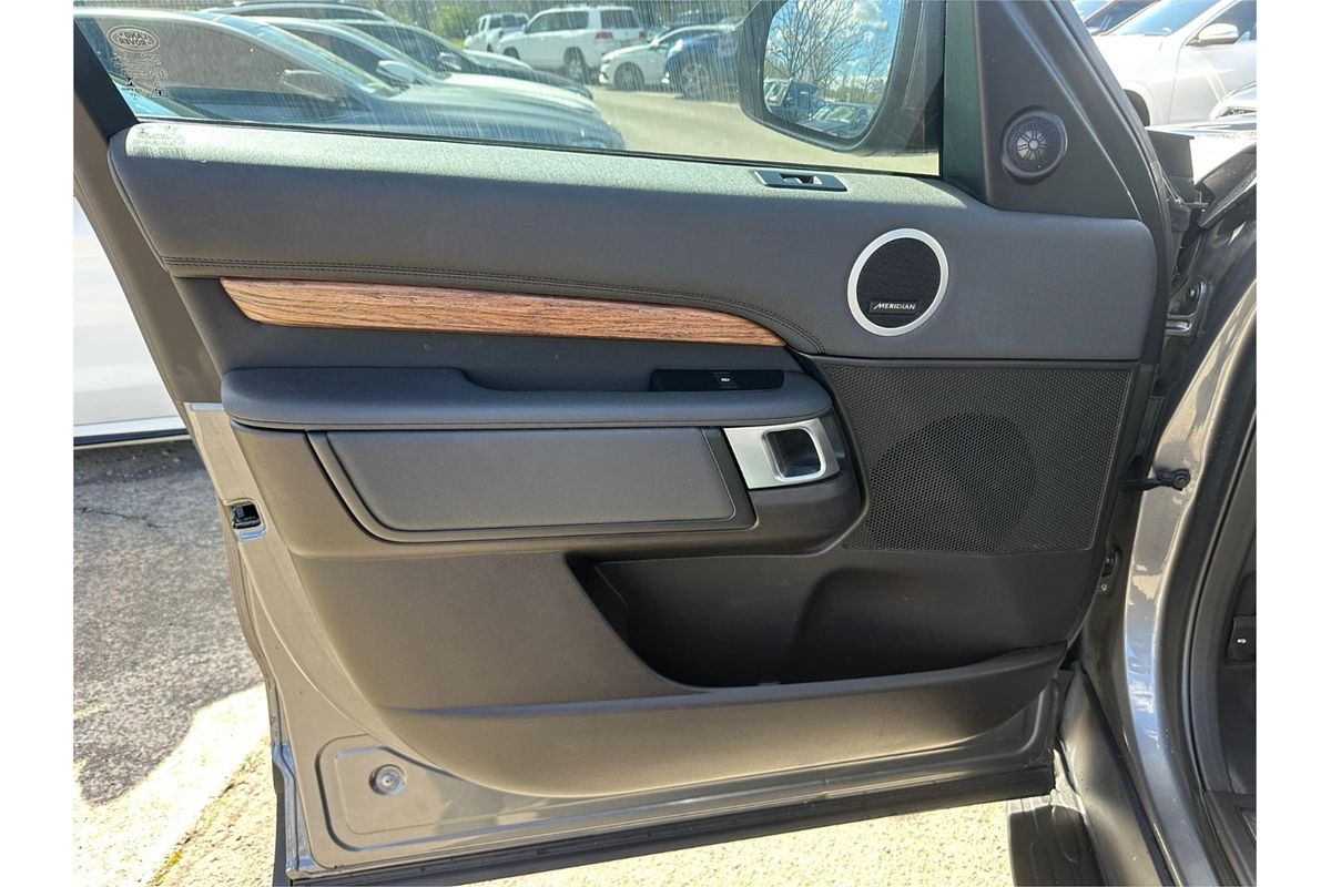 2017 Land Rover Discovery TD6 First Edition Series 5