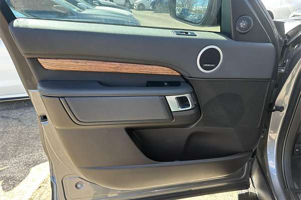 2017 Land Rover Discovery TD6 First Edition Series 5