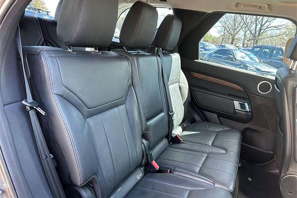 2017 Land Rover Discovery TD6 First Edition Series 5