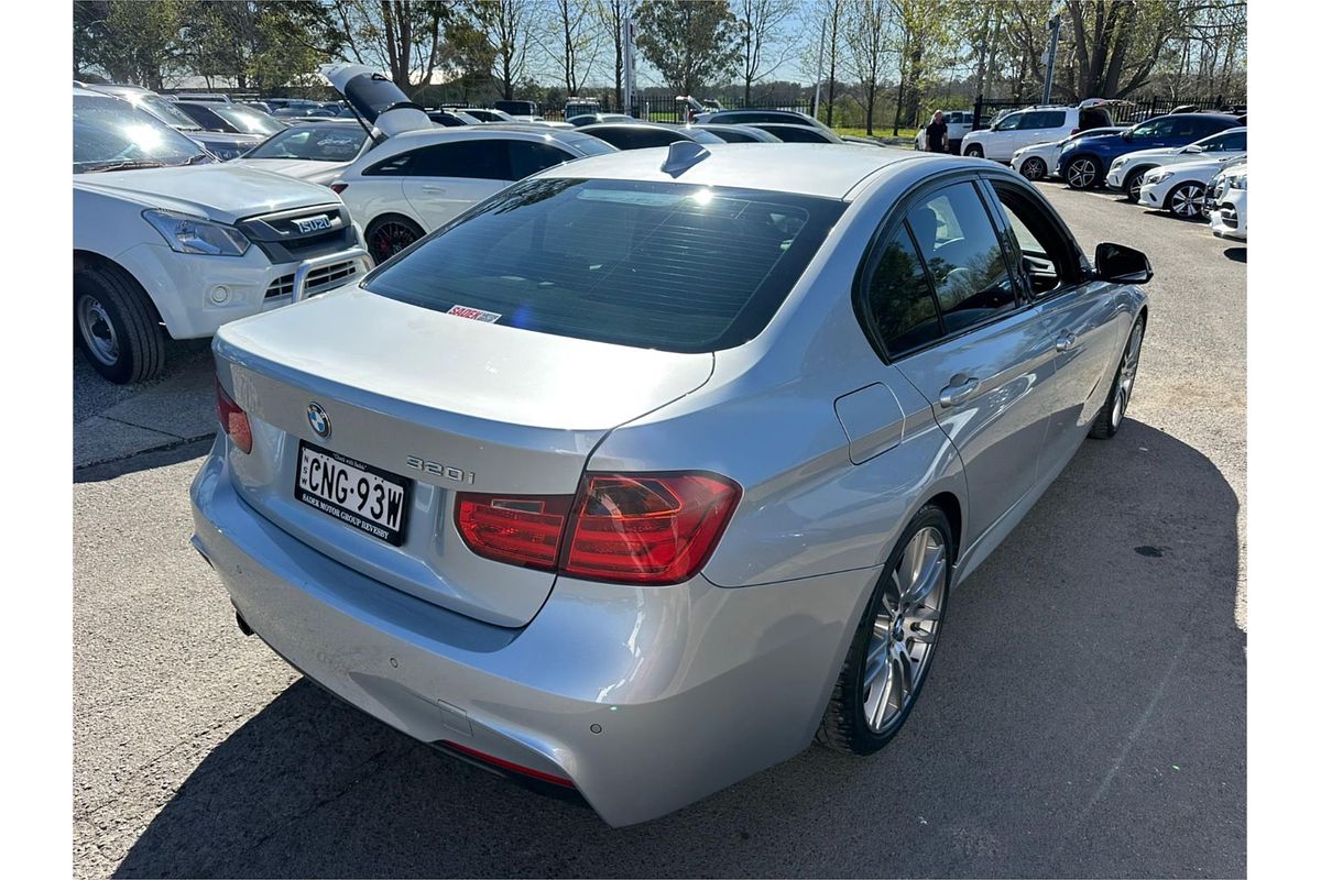 2013 BMW 3 Series 320i F30