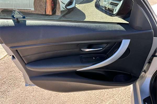 2013 BMW 3 Series 320i F30