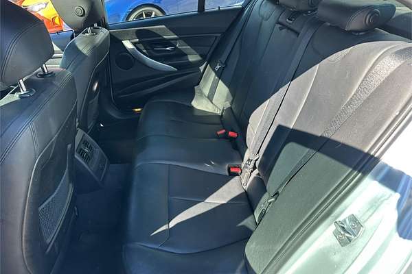 2013 BMW 3 Series 320i F30