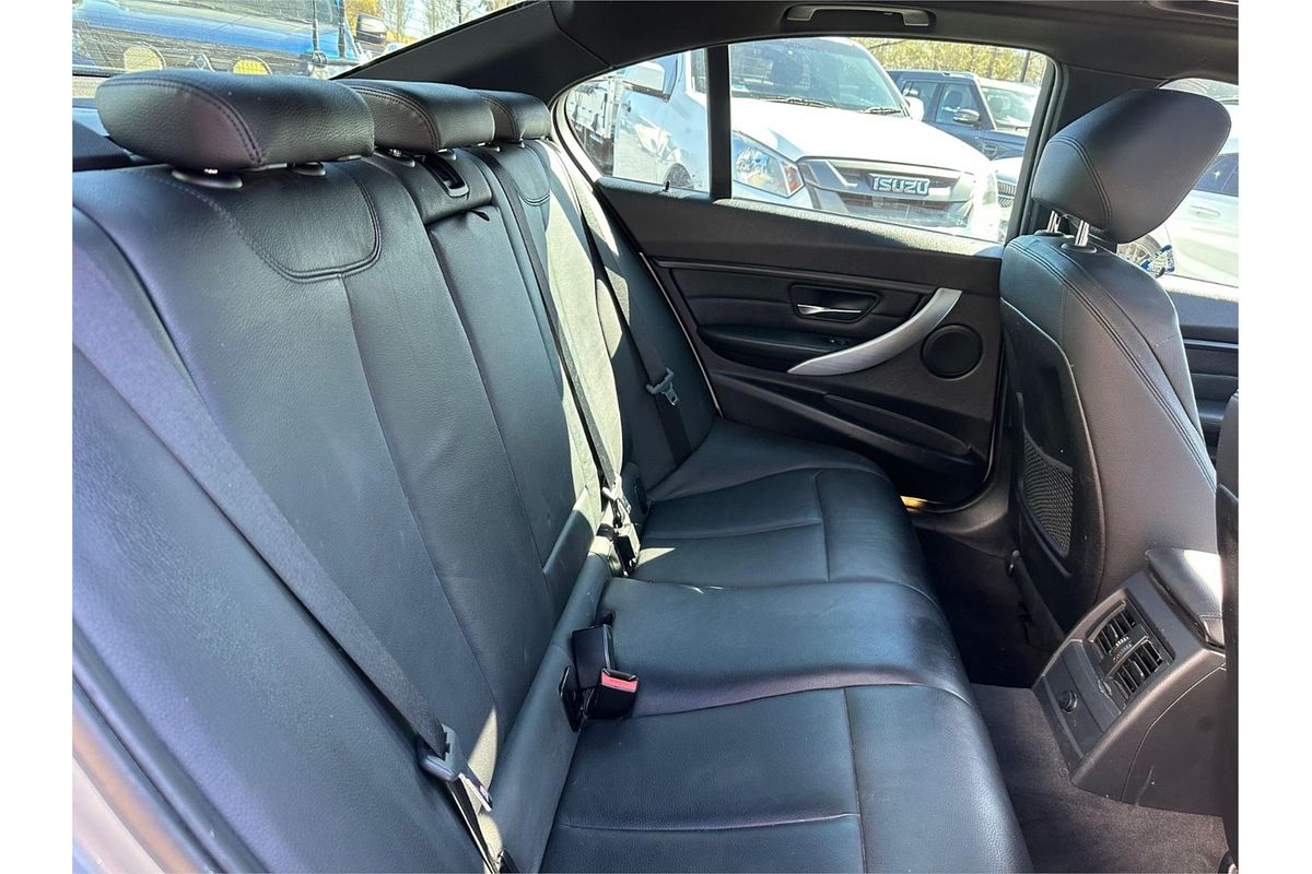 2013 BMW 3 Series 320i F30