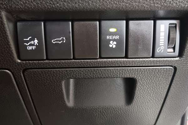 2024 Isuzu MU-X LS-T