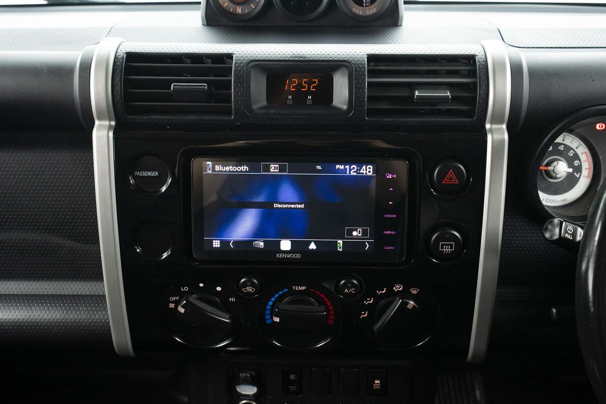 2014 Toyota FJ Cruiser GSJ15R