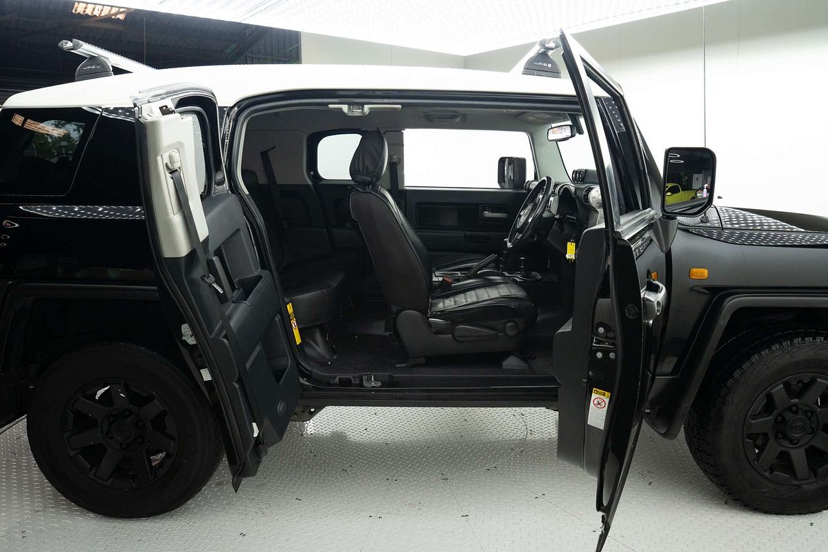 2014 Toyota FJ Cruiser GSJ15R