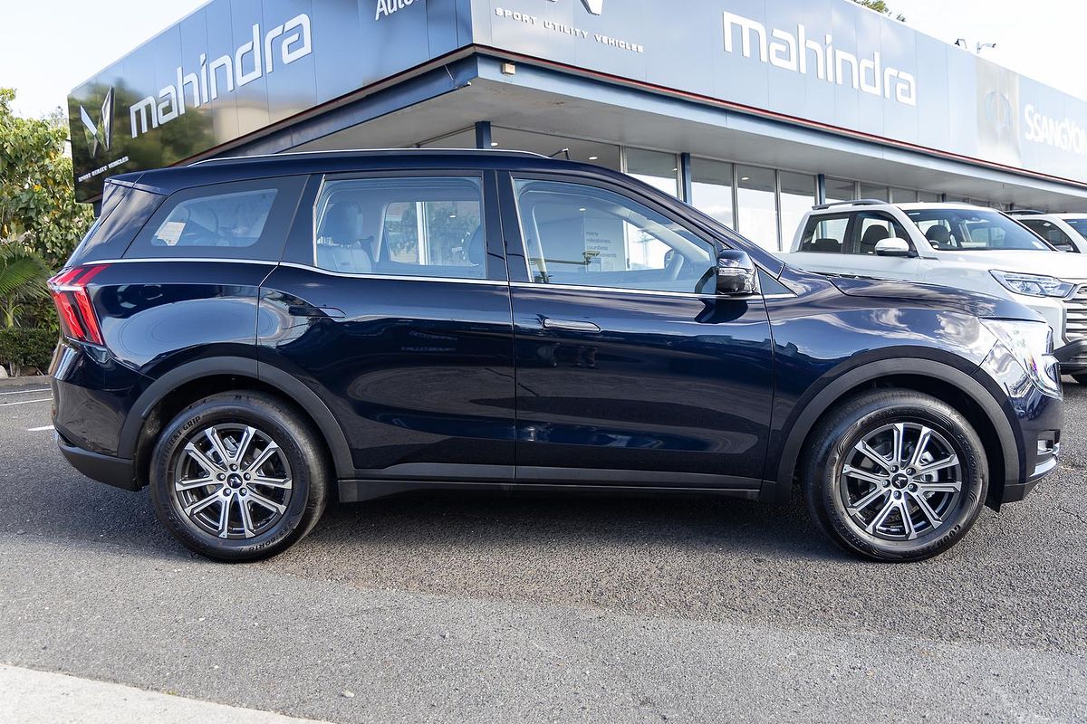 2025 Mahindra XUV700 AX7L