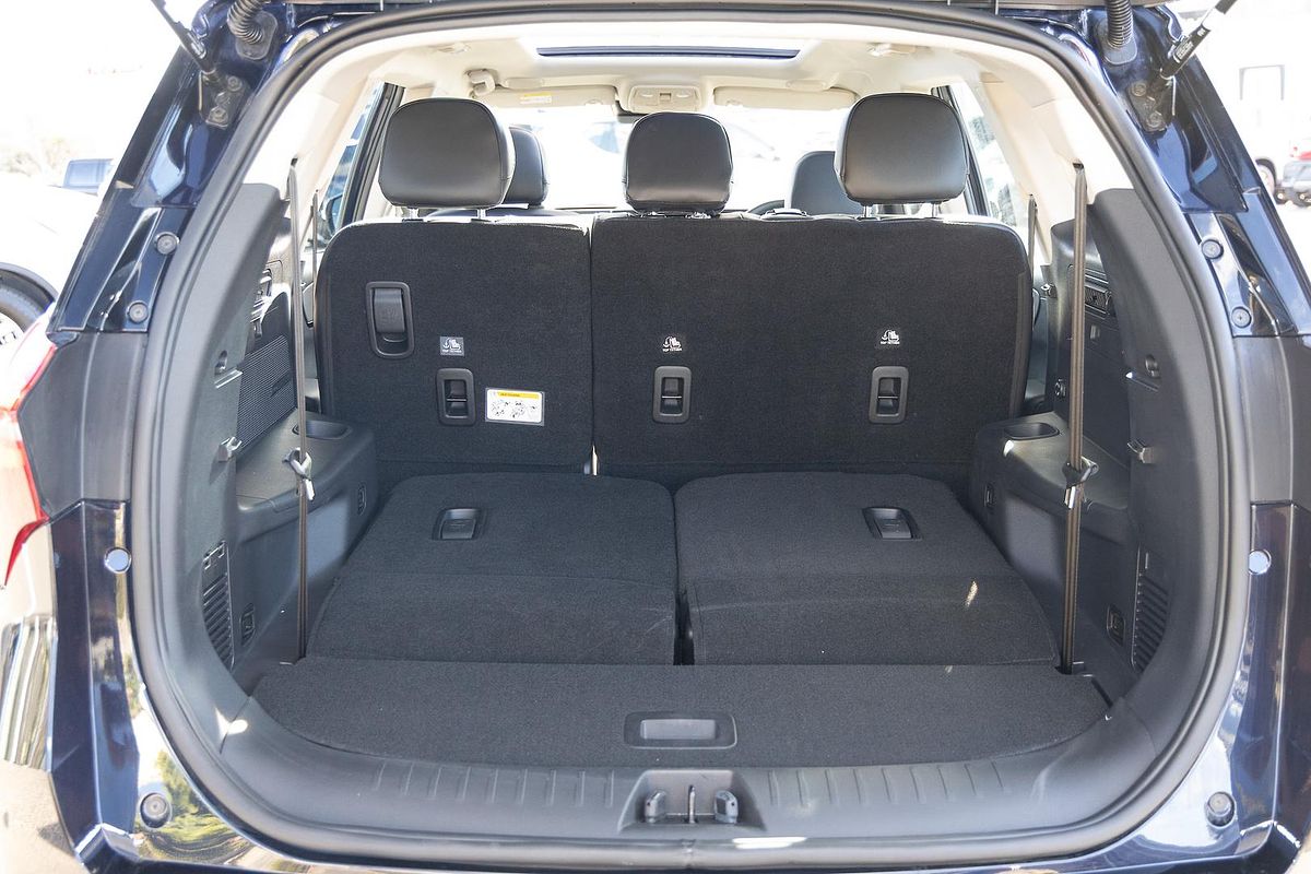 2025 Mahindra XUV700 AX7L