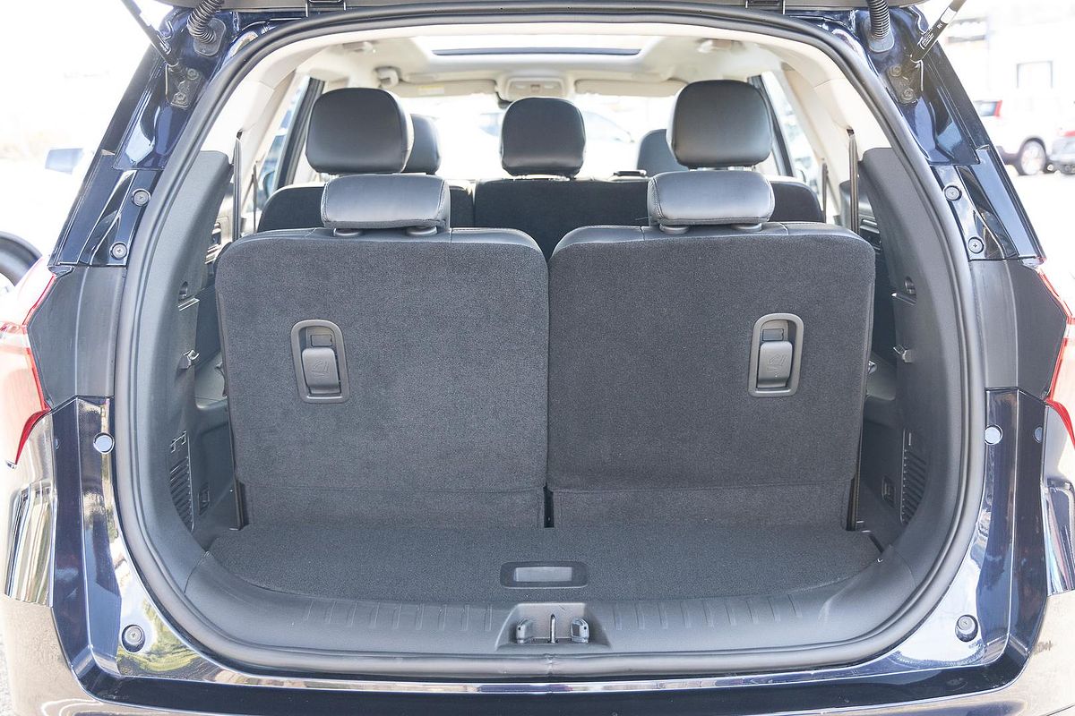 2025 Mahindra XUV700 AX7L