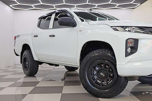 2021 Mitsubishi Triton GLX MR 4X4