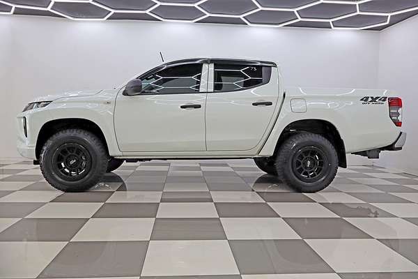 2021 Mitsubishi Triton GLX MR 4X4