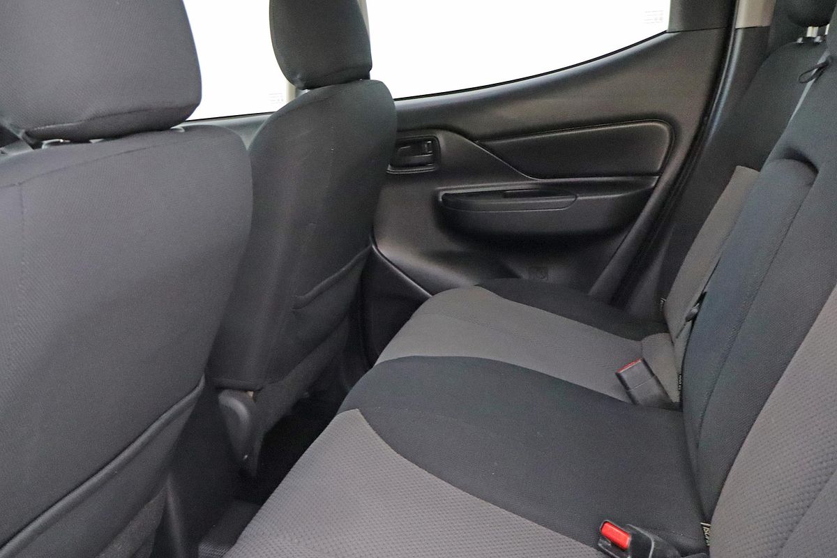 2021 Mitsubishi Triton GLX MR 4X4