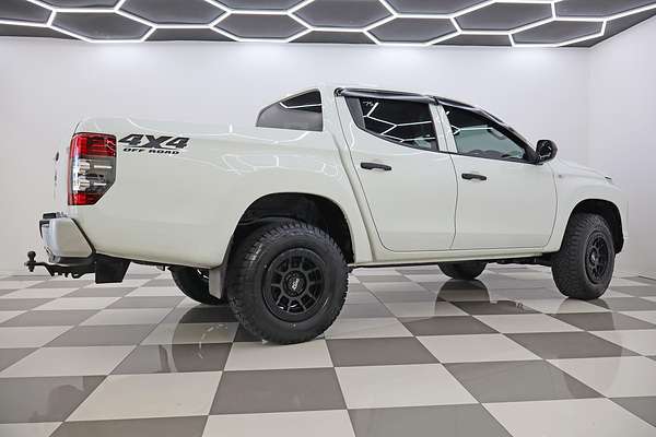 2021 Mitsubishi Triton GLX MR 4X4