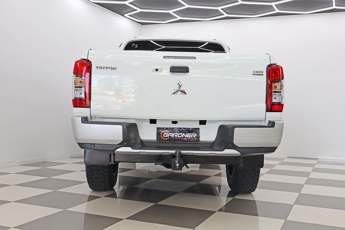 2021 Mitsubishi Triton GLX MR 4X4