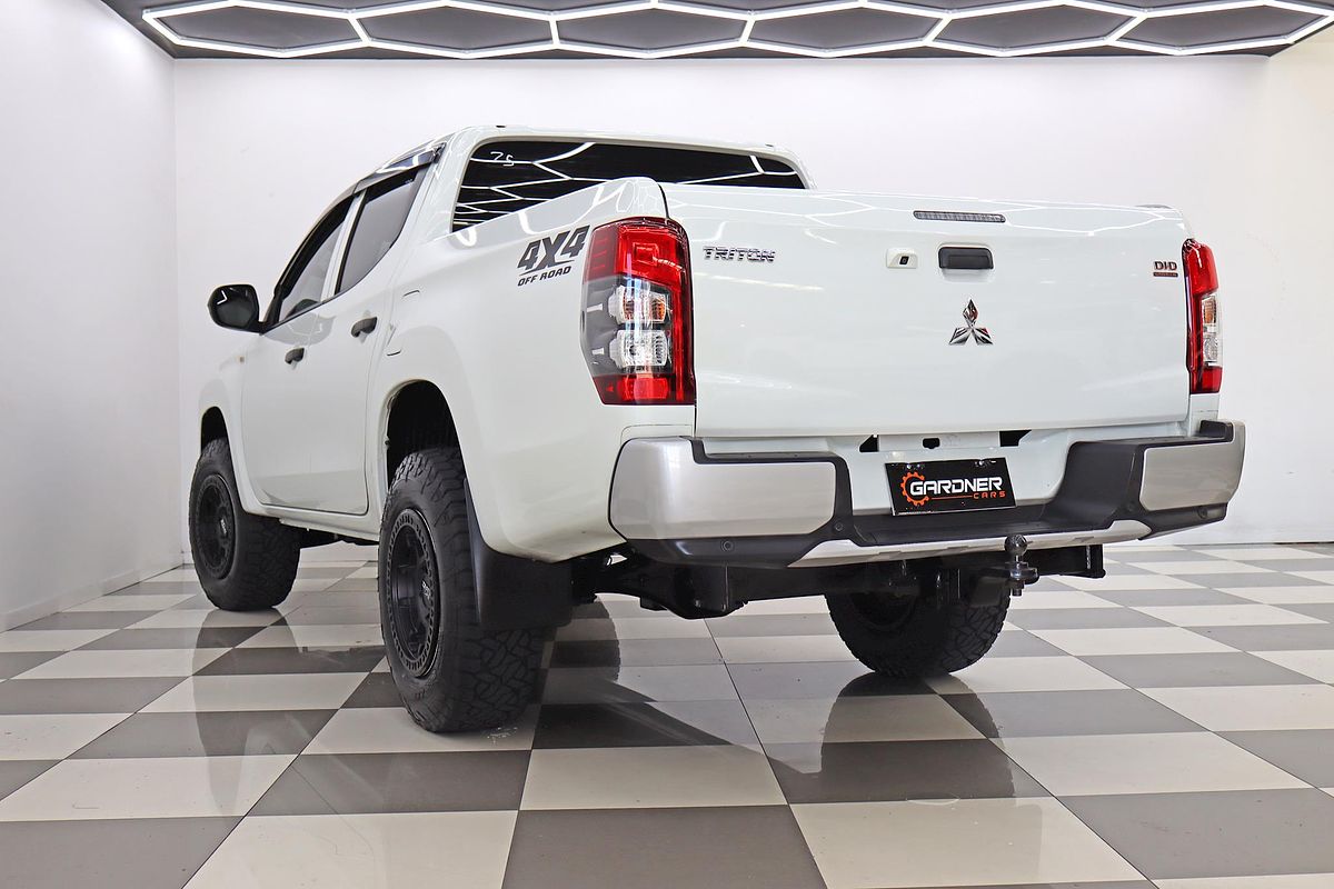 2021 Mitsubishi Triton GLX MR 4X4