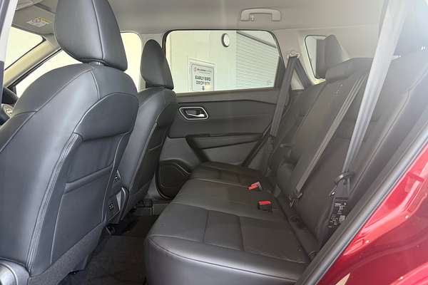 2025 Nissan X-TRAIL ST-L T33