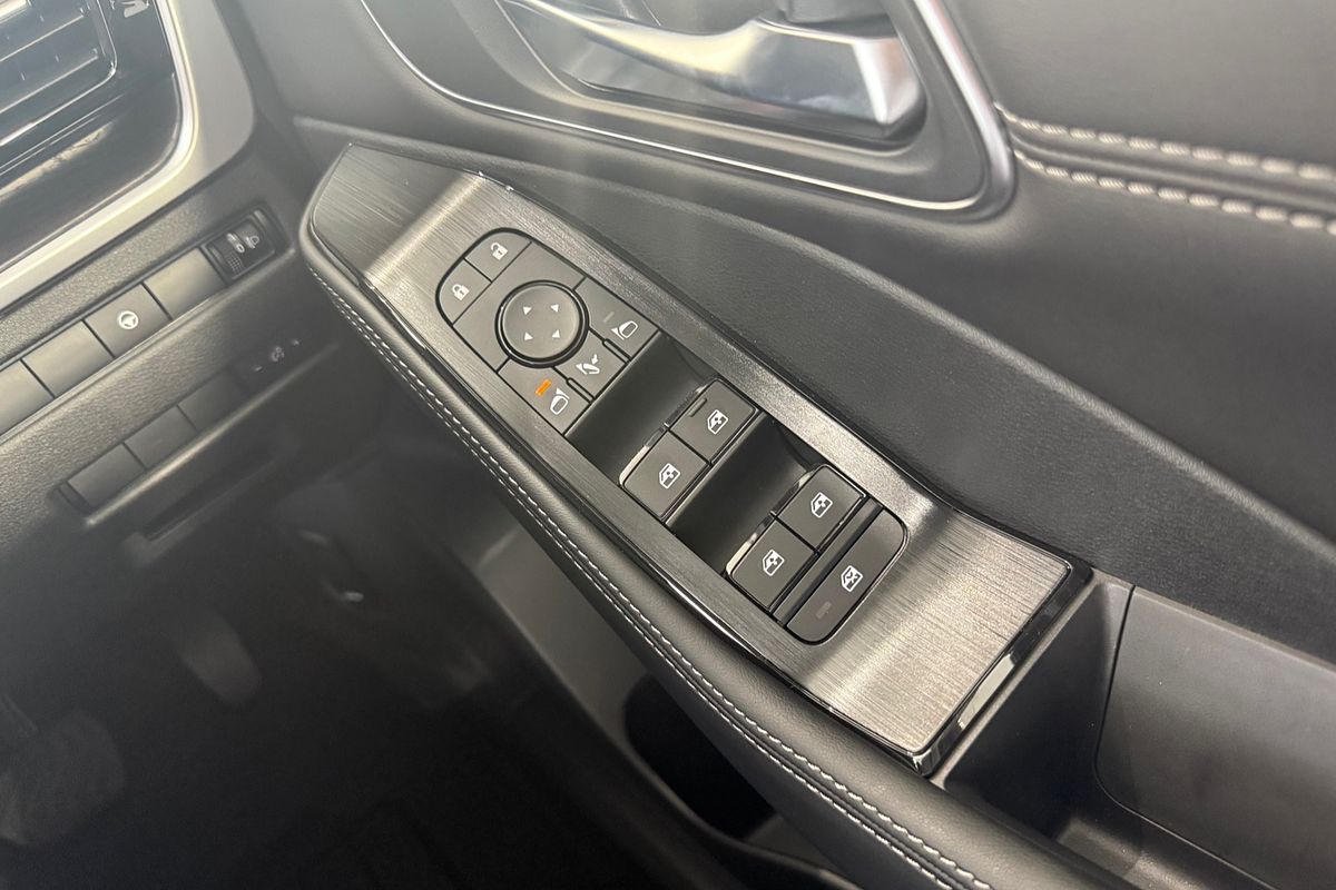 2025 Nissan X-TRAIL ST-L T33