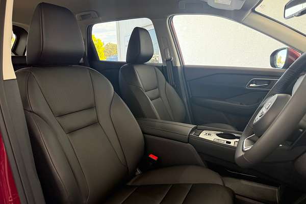 2025 Nissan X-TRAIL ST-L T33