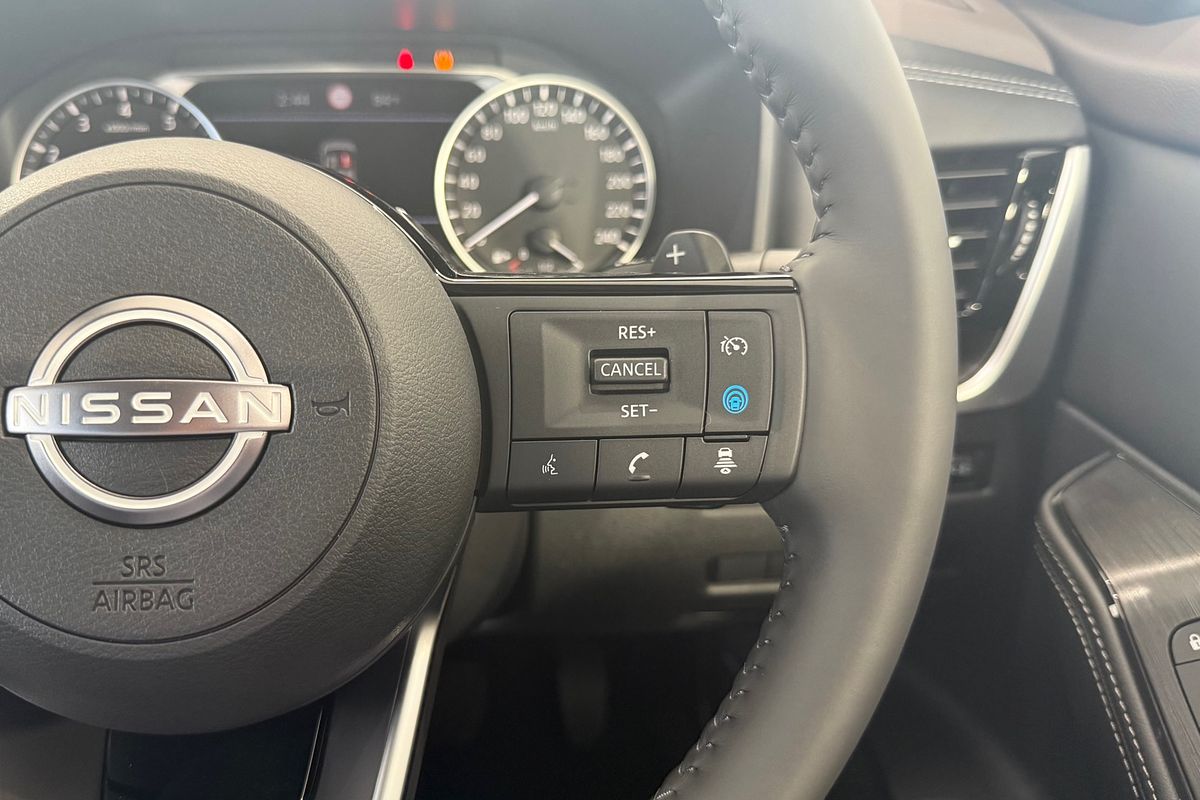 2025 Nissan X-TRAIL ST-L T33