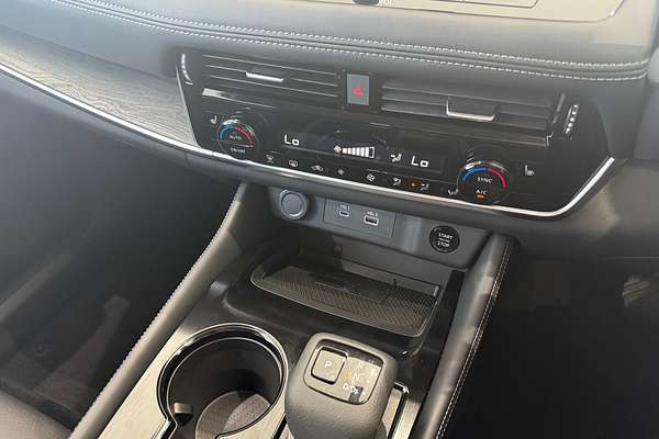 2025 Nissan X-TRAIL ST-L T33