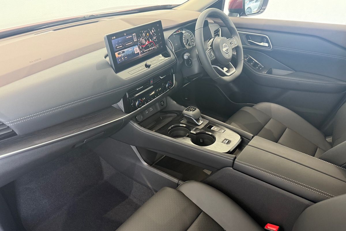 2025 Nissan X-TRAIL ST-L T33