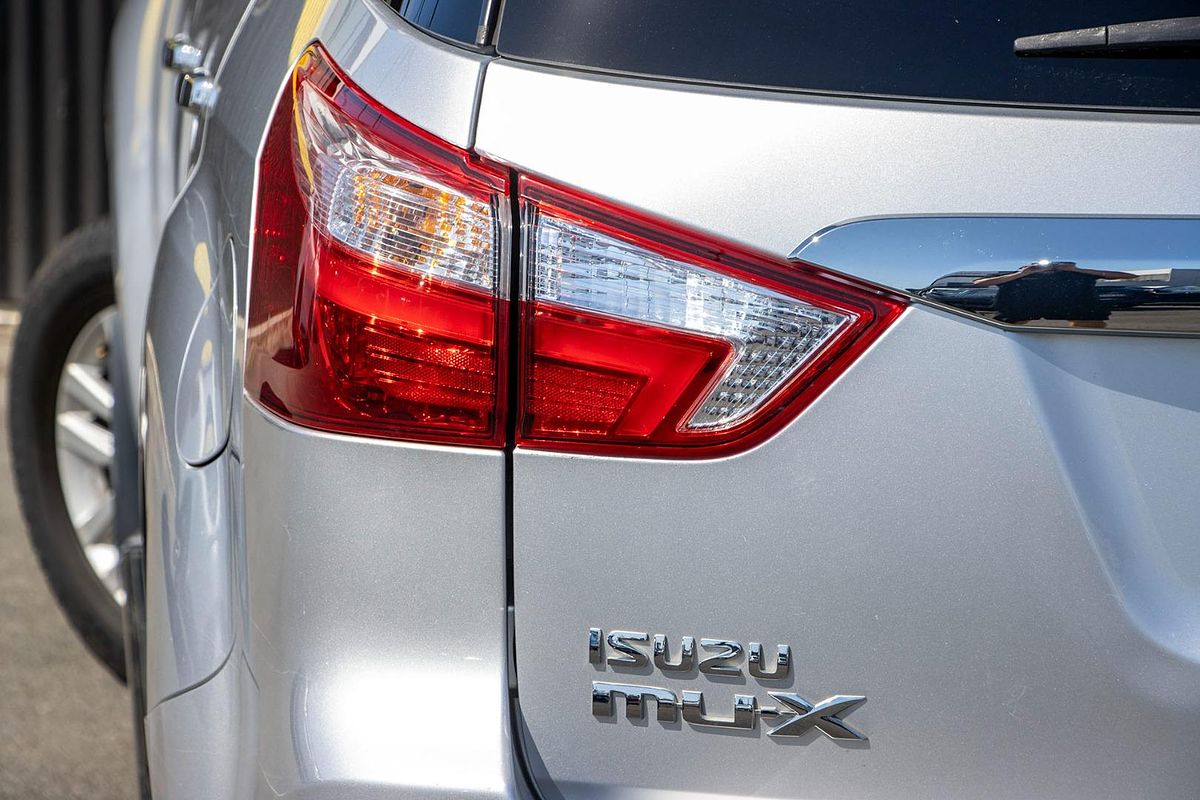 2018 Isuzu MU-X LS-T